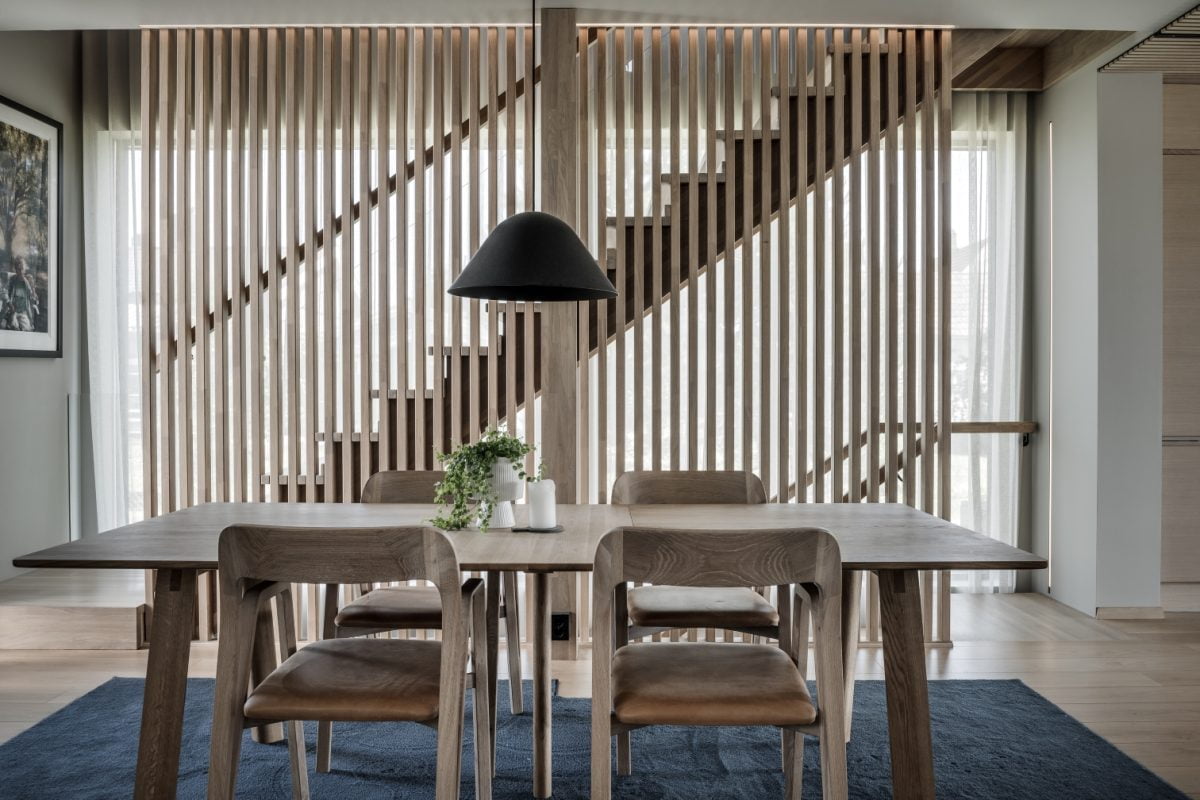 Elegant Staircase for Three-Story Home | LHM Step