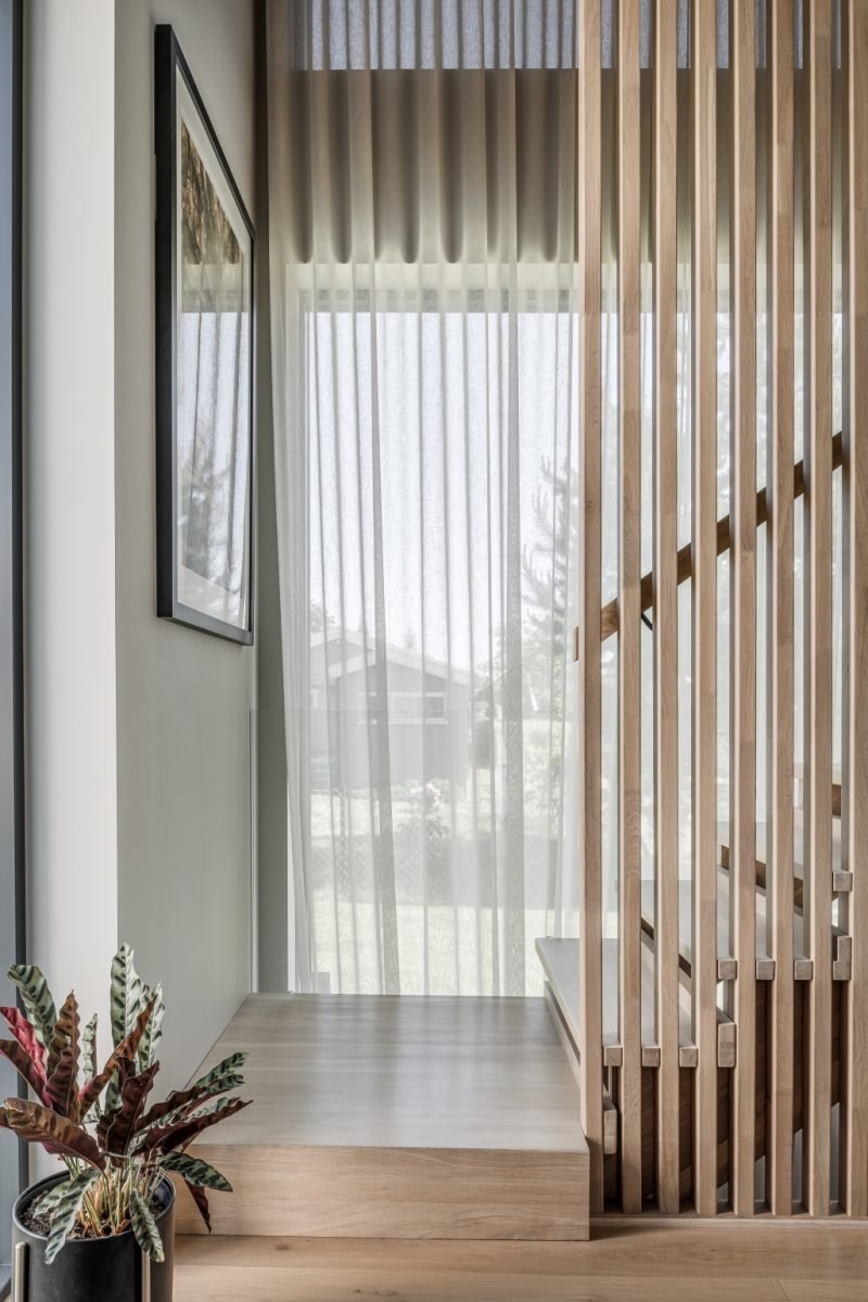 Elegant Staircase for Three-Story Home | LHM Step